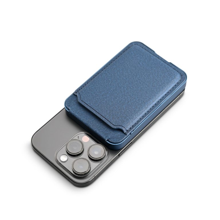 MAG POWER WALLET - 10W MagSafe Power Bank & Card Holder - Image 9